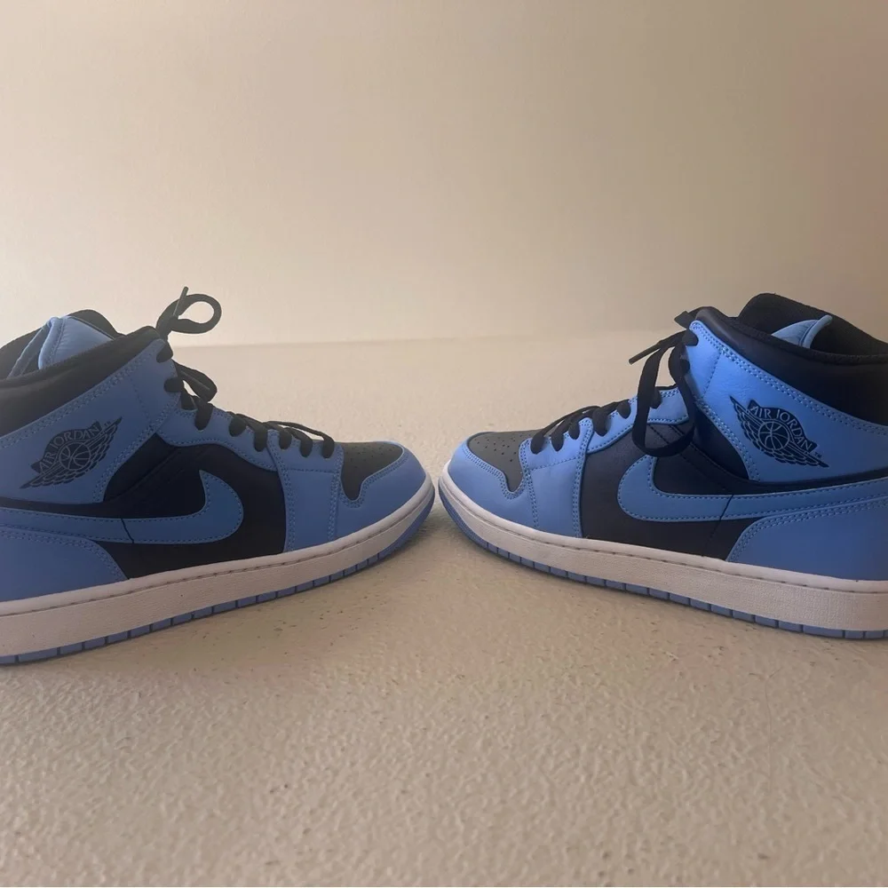 Nike Air Jordan 1 Mid University Blue Black Toe Men's Size 11 UNC